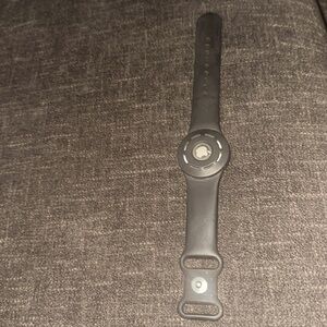 Apple Air Tag & Adjustable Band (Black)